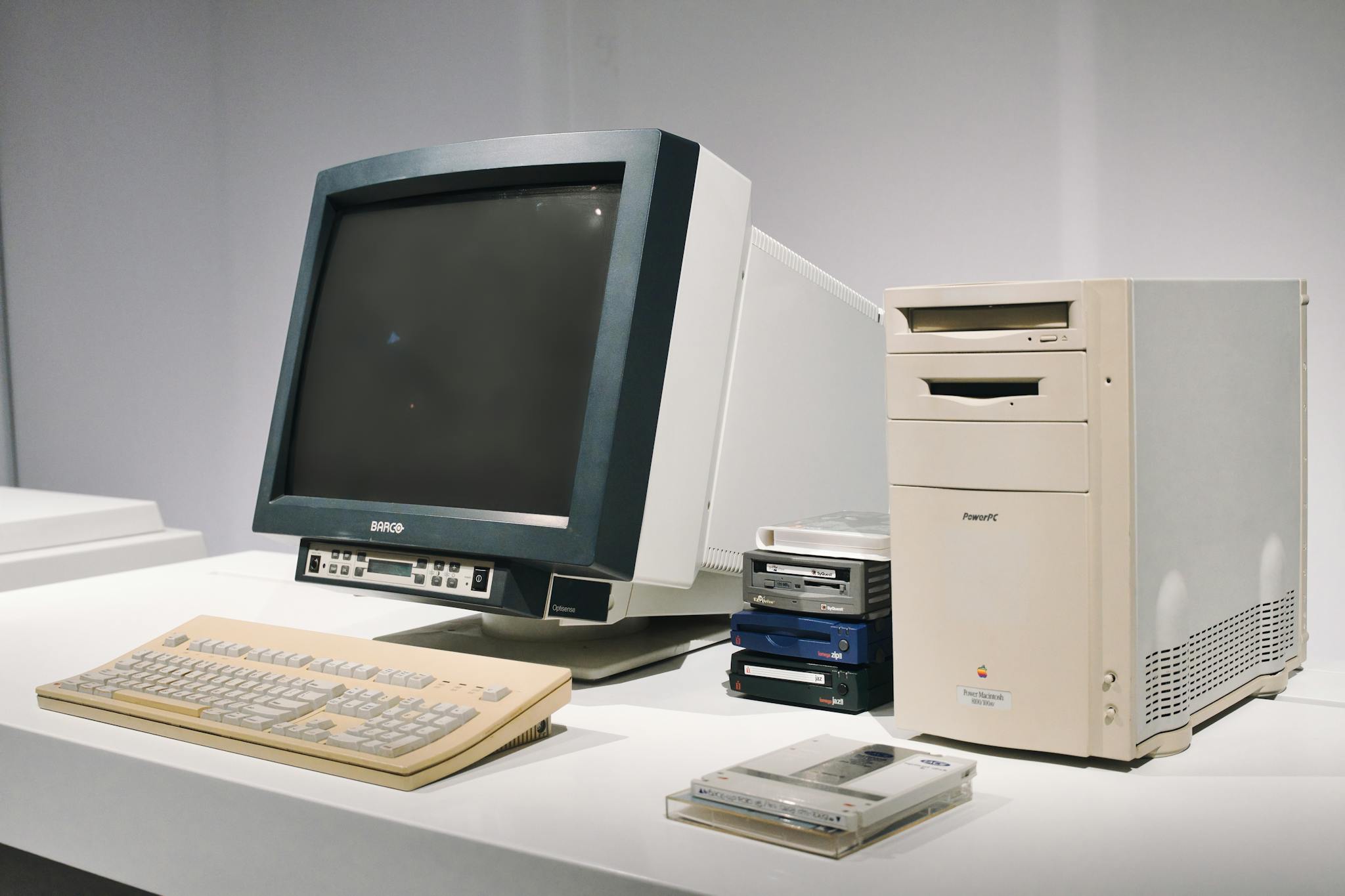 Rechtenvrije afbeelding van een retro computer.